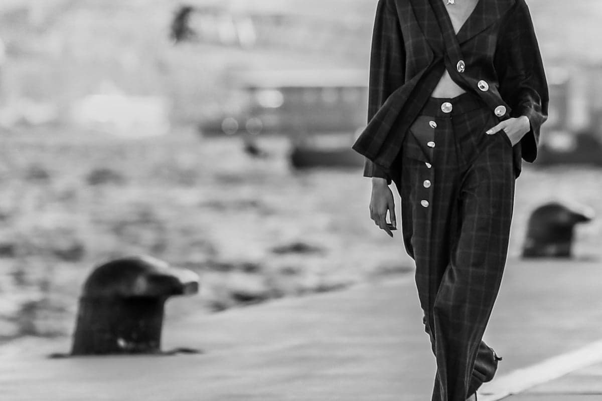 Walking the Moda seaside promenade